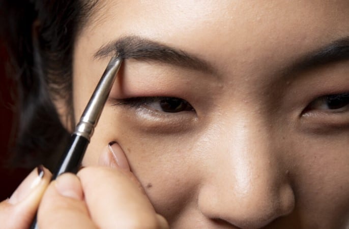 Essential Grooming Tips for Taming Unruly Eyebrows